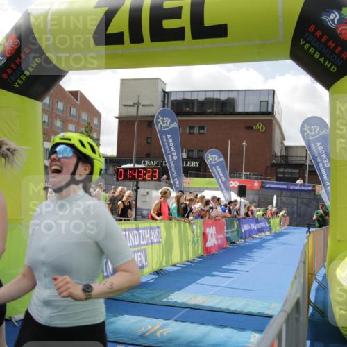 10.08.2025 - GEWOBA Citytriathlon Bremen H.Heesch http://msf.ph/oto/8539145 10.08.2025 11:47:00 Ziel 73, 113, 217 meine-sportfotos.de