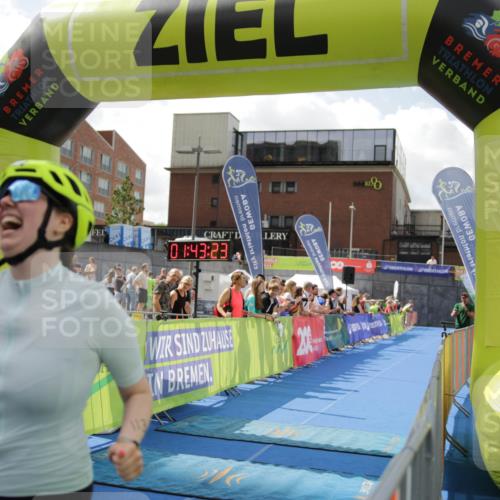 10.08.2025 - GEWOBA Citytriathlon Bremen H.Heesch http://msf.ph/oto/8539146 10.08.2025 11:47:00 Ziel 73, 113, 217 meine-sportfotos.de