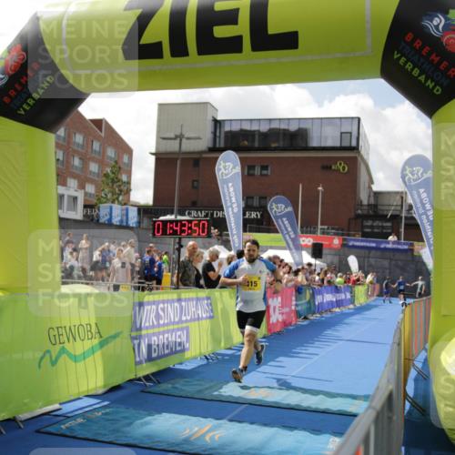 10.08.2025 - GEWOBA Citytriathlon Bremen H.Heesch http://msf.ph/oto/8539150 10.08.2025 11:47:27 Ziel  meine-sportfotos.de