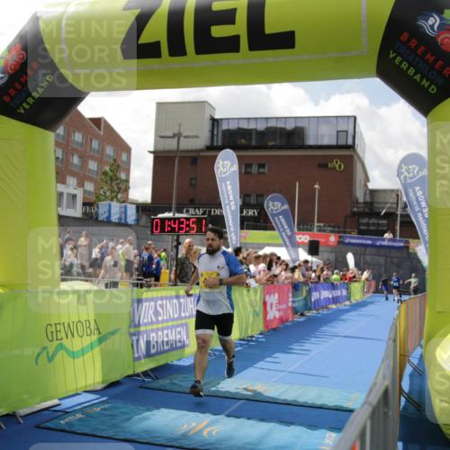 10.08.2025 - GEWOBA Citytriathlon Bremen H.Heesch http://msf.ph/oto/8539152 10.08.2025 11:47:28 Ziel  meine-sportfotos.de
