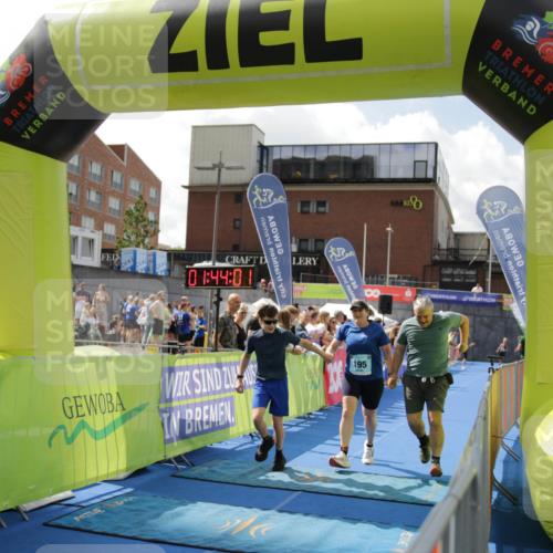 10.08.2025 - GEWOBA Citytriathlon Bremen H.Heesch http://msf.ph/oto/8539175 10.08.2025 11:47:38 Ziel 195, 415 meine-sportfotos.de