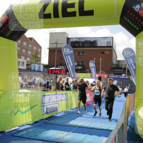 10.08.2025 - GEWOBA Citytriathlon Bremen H.Heesch http://msf.ph/oto/8539199 10.08.2025 11:47:47 Ziel 179, 195 meine-sportfotos.de