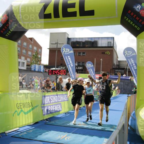 10.08.2025 - GEWOBA Citytriathlon Bremen H.Heesch http://msf.ph/oto/8539214 10.08.2025 11:48:37 Ziel 187, 484 meine-sportfotos.de