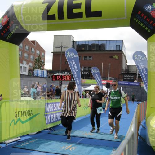 10.08.2025 - GEWOBA Citytriathlon Bremen H.Heesch http://msf.ph/oto/8539257 10.08.2025 11:56:45 Ziel 177 meine-sportfotos.de