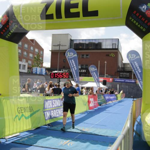 10.08.2025 - GEWOBA Citytriathlon Bremen H.Heesch http://msf.ph/oto/8539264 10.08.2025 12:00:27 Ziel 496 meine-sportfotos.de