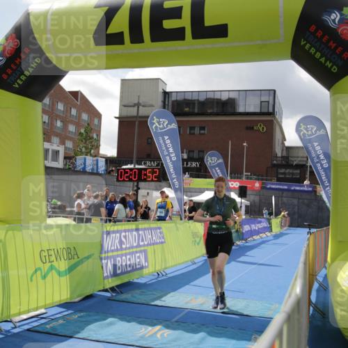 10.08.2025 - GEWOBA Citytriathlon Bremen H.Heesch http://msf.ph/oto/8539268 10.08.2025 12:05:29 Ziel 465 meine-sportfotos.de