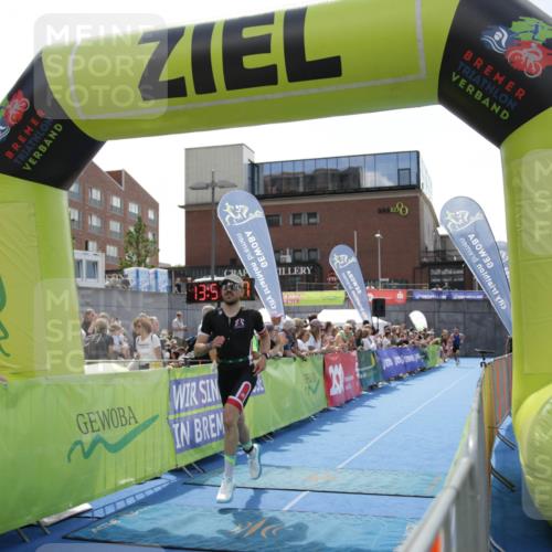 10.08.2025 - GEWOBA Citytriathlon Bremen H.Heesch http://msf.ph/oto/8539288 10.08.2025 13:51:45 Ziel 695 meine-sportfotos.de