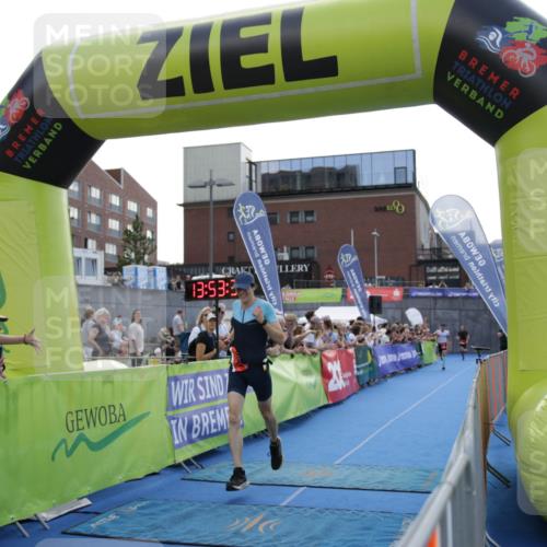 10.08.2025 - GEWOBA Citytriathlon Bremen H.Heesch http://msf.ph/oto/8539290 10.08.2025 13:53:34 Ziel 658, 690 meine-sportfotos.de