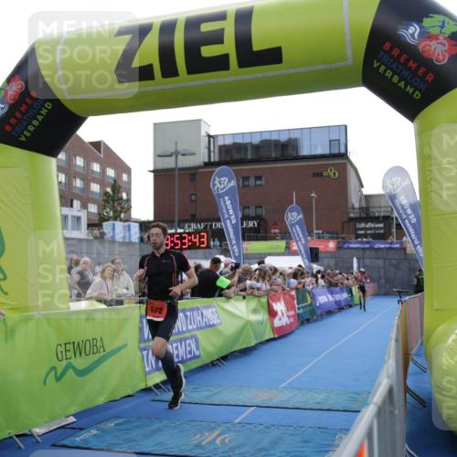 10.08.2025 - GEWOBA Citytriathlon Bremen H.Heesch http://msf.ph/oto/8539292 10.08.2025 13:53:42 Ziel 658, 672, 690, 723 meine-sportfotos.de