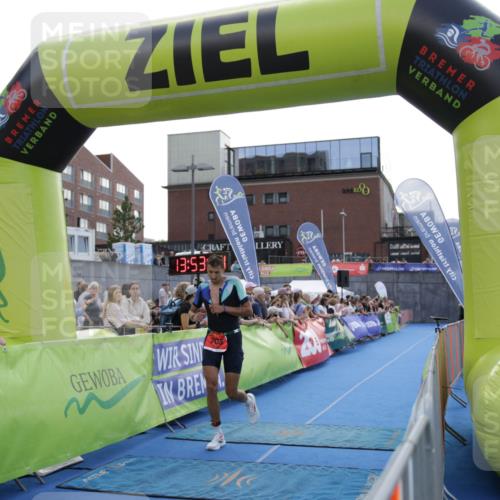 10.08.2025 - GEWOBA Citytriathlon Bremen H.Heesch http://msf.ph/oto/8539293 10.08.2025 13:53:53 Ziel 672, 705, 723, 755 meine-sportfotos.de