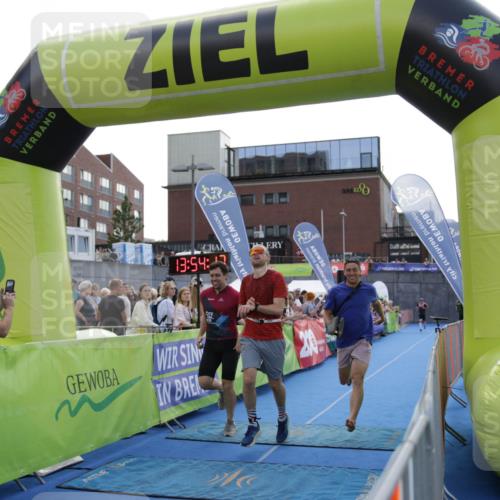 10.08.2025 - GEWOBA Citytriathlon Bremen H.Heesch http://msf.ph/oto/8539295 10.08.2025 13:54:15 Ziel 634, 1012 meine-sportfotos.de