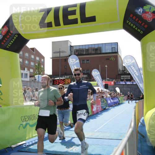 10.08.2025 - GEWOBA Citytriathlon Bremen H.Heesch http://msf.ph/oto/8539305 10.08.2025 13:56:12 Ziel 885, 1010 meine-sportfotos.de