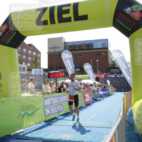 10.08.2025 - GEWOBA Citytriathlon Bremen H.Heesch http://msf.ph/oto/8539319 10.08.2025 13:58:53 Ziel 703, 713, 851 meine-sportfotos.de