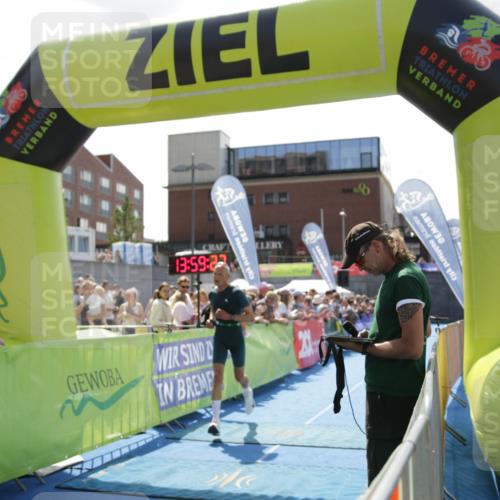 10.08.2025 - GEWOBA Citytriathlon Bremen H.Heesch http://msf.ph/oto/8539321 10.08.2025 13:59:25 Ziel 650, 855 meine-sportfotos.de