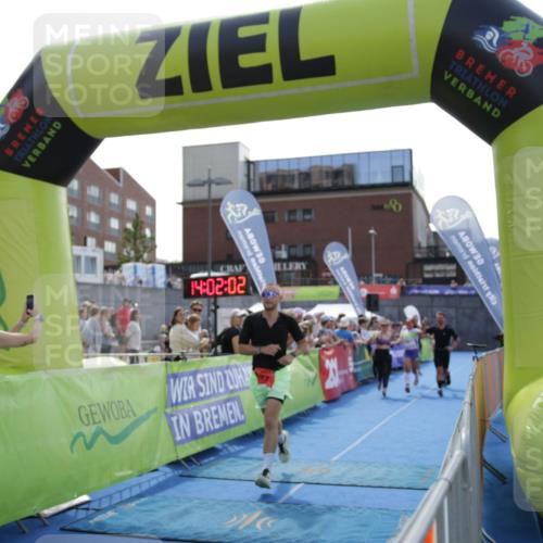 10.08.2025 - GEWOBA Citytriathlon Bremen H.Heesch http://msf.ph/oto/8539328 10.08.2025 14:02:01 Ziel 627, 661, 907, 951 meine-sportfotos.de