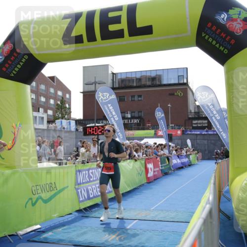 10.08.2025 - GEWOBA Citytriathlon Bremen H.Heesch http://msf.ph/oto/8539331 10.08.2025 14:02:29 Ziel 595, 873 meine-sportfotos.de