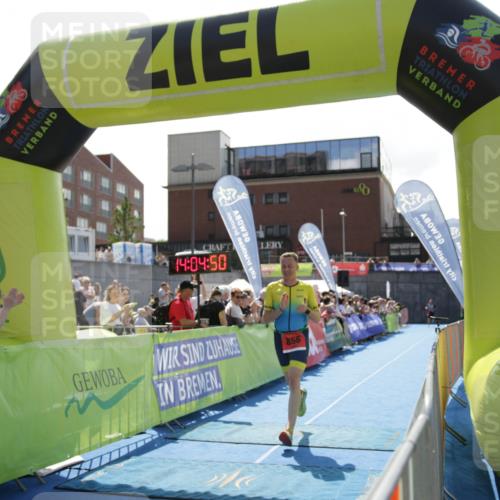 10.08.2025 - GEWOBA Citytriathlon Bremen H.Heesch http://msf.ph/oto/8539341 10.08.2025 14:04:49 Ziel 816, 856, 914 meine-sportfotos.de