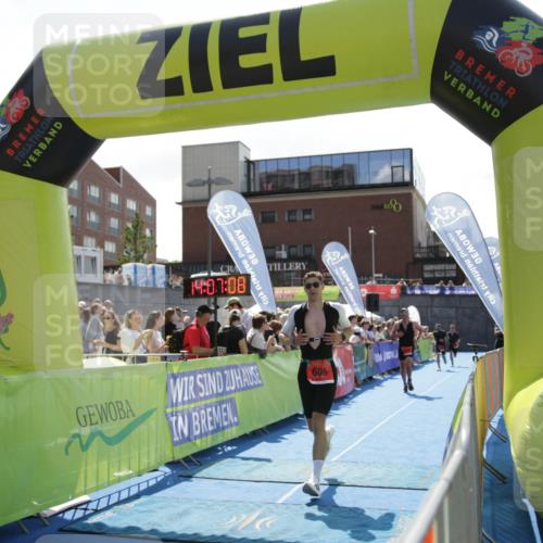10.08.2025 - GEWOBA Citytriathlon Bremen H.Heesch http://msf.ph/oto/8539355 10.08.2025 14:07:06 Ziel 606, 677, 812 meine-sportfotos.de