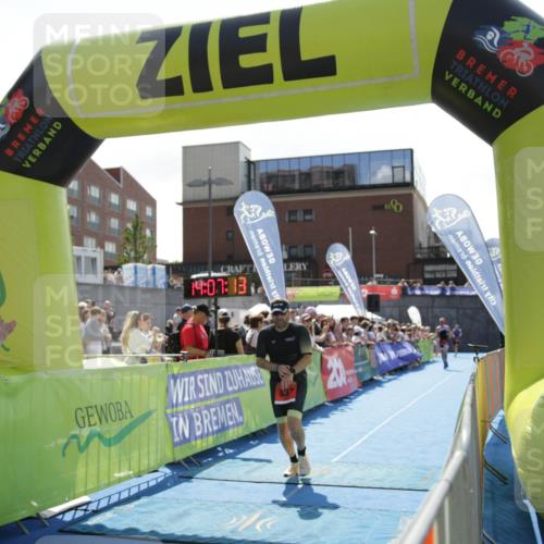 10.08.2025 - GEWOBA Citytriathlon Bremen H.Heesch http://msf.ph/oto/8539359 10.08.2025 14:07:12 Ziel 606, 677, 812, 867 meine-sportfotos.de
