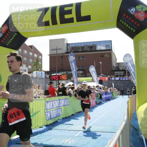 10.08.2025 - GEWOBA Citytriathlon Bremen H.Heesch http://msf.ph/oto/8539363 10.08.2025 14:07:45 Ziel 614, 919 meine-sportfotos.de