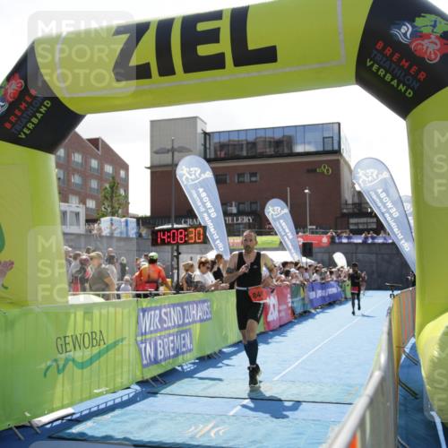 10.08.2025 - GEWOBA Citytriathlon Bremen H.Heesch http://msf.ph/oto/8539370 10.08.2025 14:08:29 Ziel 751, 771 meine-sportfotos.de