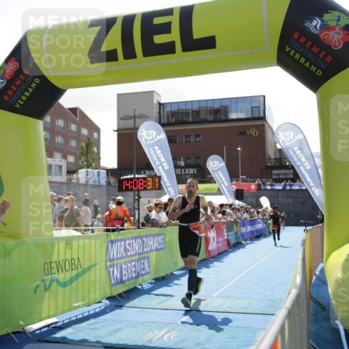 10.08.2025 - GEWOBA Citytriathlon Bremen H.Heesch http://msf.ph/oto/8539371 10.08.2025 14:08:29 Ziel 751, 771 meine-sportfotos.de
