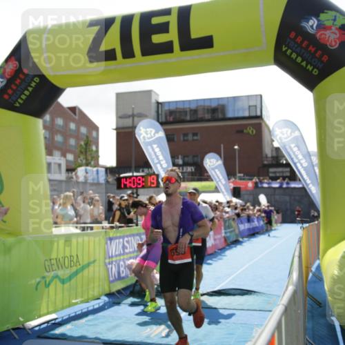 10.08.2025 - GEWOBA Citytriathlon Bremen H.Heesch http://msf.ph/oto/8539379 10.08.2025 14:09:17 Ziel 625, 693, 741, 875, 956, 959, 960 meine-sportfotos.de