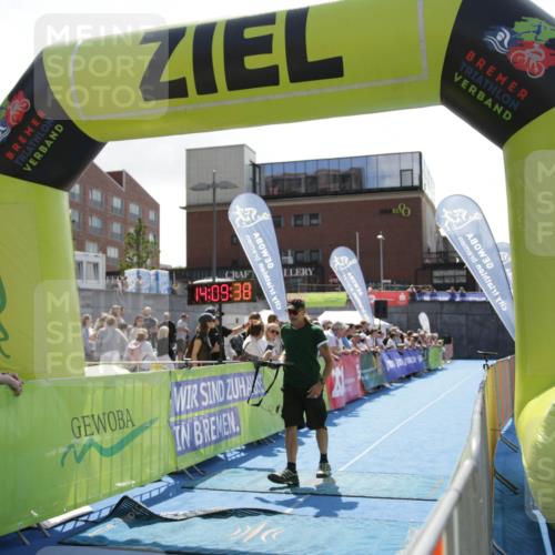 10.08.2025 - GEWOBA Citytriathlon Bremen H.Heesch http://msf.ph/oto/8539381 10.08.2025 14:09:37 Ziel 876 meine-sportfotos.de