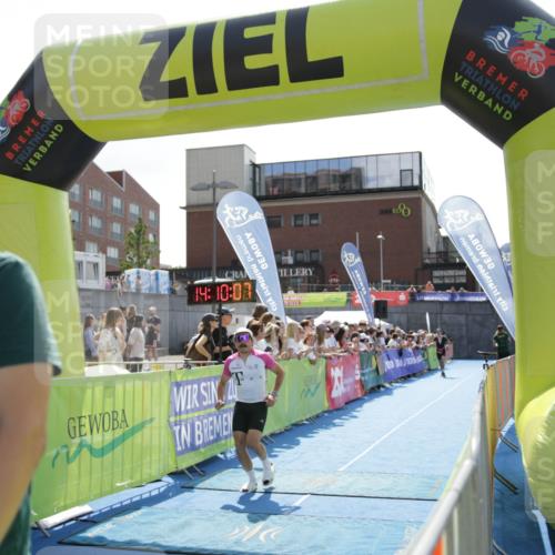 10.08.2025 - GEWOBA Citytriathlon Bremen H.Heesch http://msf.ph/oto/8539385 10.08.2025 14:10:06 Ziel 647, 824, 1015 meine-sportfotos.de