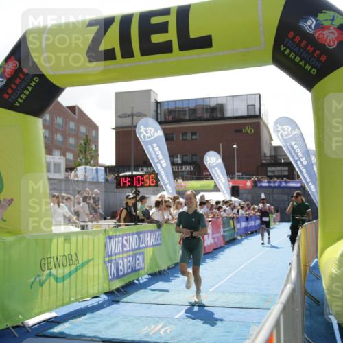 10.08.2025 - GEWOBA Citytriathlon Bremen H.Heesch http://msf.ph/oto/8539393 10.08.2025 14:10:55 Ziel 573, 616, 884, 933 meine-sportfotos.de
