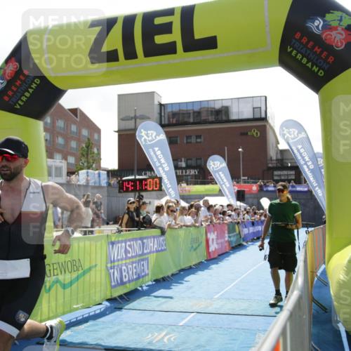 10.08.2025 - GEWOBA Citytriathlon Bremen H.Heesch http://msf.ph/oto/8539396 10.08.2025 14:10:58 Ziel 573, 784, 933 meine-sportfotos.de