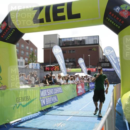 10.08.2025 - GEWOBA Citytriathlon Bremen H.Heesch http://msf.ph/oto/8539401 10.08.2025 14:12:24 Ziel 611, 745 meine-sportfotos.de