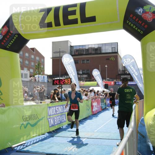 10.08.2025 - GEWOBA Citytriathlon Bremen H.Heesch http://msf.ph/oto/8539403 10.08.2025 14:12:42 Ziel 822 meine-sportfotos.de