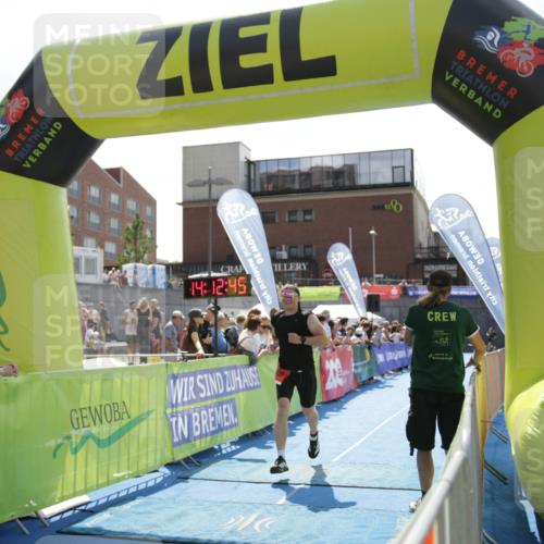 10.08.2025 - GEWOBA Citytriathlon Bremen H.Heesch http://msf.ph/oto/8539404 10.08.2025 14:12:43 Ziel 675, 822 meine-sportfotos.de
