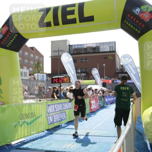 10.08.2025 - GEWOBA Citytriathlon Bremen H.Heesch http://msf.ph/oto/8539405 10.08.2025 14:12:44 Ziel 675, 822 meine-sportfotos.de