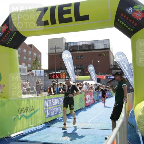 10.08.2025 - GEWOBA Citytriathlon Bremen H.Heesch http://msf.ph/oto/8539406 10.08.2025 14:12:55 Ziel 675, 685, 840, 1037 meine-sportfotos.de