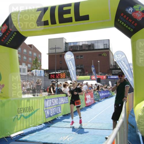 10.08.2025 - GEWOBA Citytriathlon Bremen H.Heesch http://msf.ph/oto/8539407 10.08.2025 14:12:57 Ziel 685, 840, 950, 1037 meine-sportfotos.de