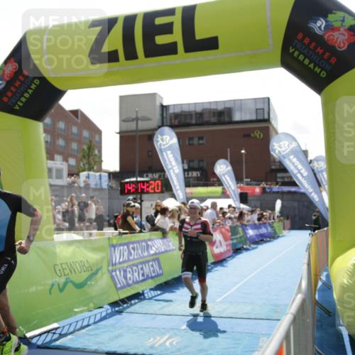 10.08.2025 - GEWOBA Citytriathlon Bremen H.Heesch http://msf.ph/oto/8539414 10.08.2025 14:14:18 Ziel 552, 852, 940 meine-sportfotos.de