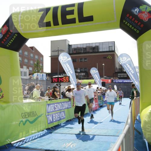 10.08.2025 - GEWOBA Citytriathlon Bremen H.Heesch http://msf.ph/oto/8539416 10.08.2025 14:14:57 Ziel 604, 615 meine-sportfotos.de