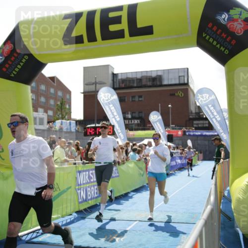 10.08.2025 - GEWOBA Citytriathlon Bremen H.Heesch http://msf.ph/oto/8539420 10.08.2025 14:14:58 Ziel 604, 1029 meine-sportfotos.de