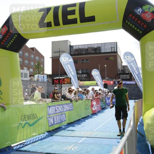 10.08.2025 - GEWOBA Citytriathlon Bremen H.Heesch http://msf.ph/oto/8539424 10.08.2025 14:15:03 Ziel 604, 642, 1029 meine-sportfotos.de