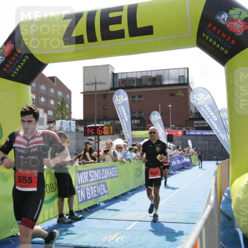10.08.2025 - GEWOBA Citytriathlon Bremen H.Heesch http://msf.ph/oto/8539430 10.08.2025 14:15:59 Ziel 555, 687, 699, 820 meine-sportfotos.de