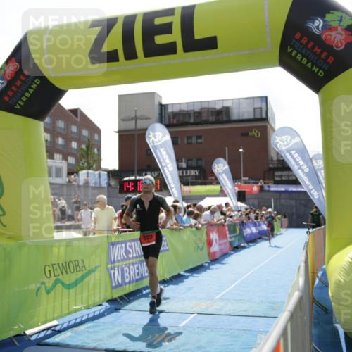 10.08.2025 - GEWOBA Citytriathlon Bremen H.Heesch http://msf.ph/oto/8539437 10.08.2025 14:16:50 Ziel 804 meine-sportfotos.de
