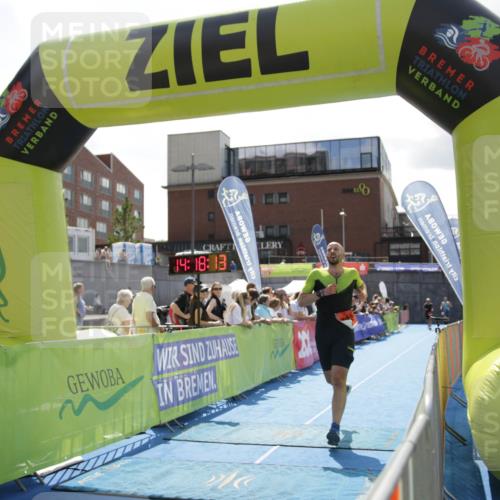 10.08.2025 - GEWOBA Citytriathlon Bremen H.Heesch http://msf.ph/oto/8539447 10.08.2025 14:18:11 Ziel 752, 759, 1039 meine-sportfotos.de