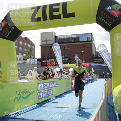 10.08.2025 - GEWOBA Citytriathlon Bremen H.Heesch http://msf.ph/oto/8539448 10.08.2025 14:18:11 Ziel 752, 759, 1039 meine-sportfotos.de