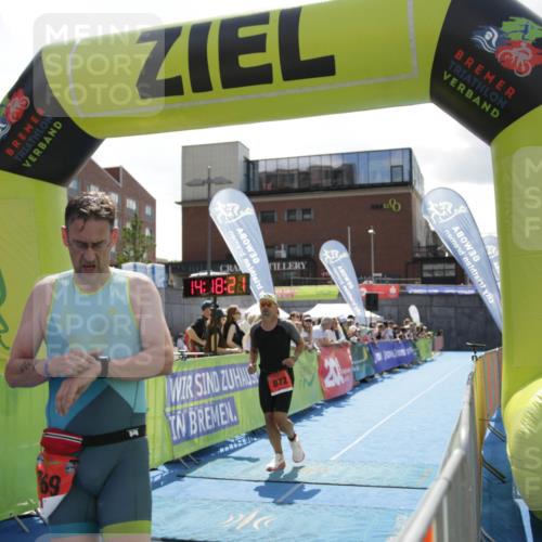 10.08.2025 - GEWOBA Citytriathlon Bremen H.Heesch http://msf.ph/oto/8539449 10.08.2025 14:18:20 Ziel 702, 752, 869 meine-sportfotos.de