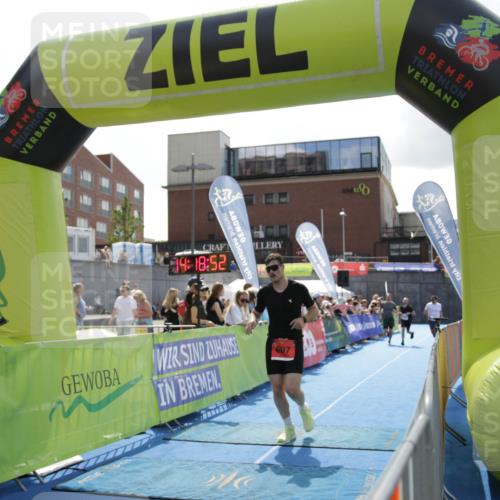 10.08.2025 - GEWOBA Citytriathlon Bremen H.Heesch http://msf.ph/oto/8539451 10.08.2025 14:18:50 Ziel 607 meine-sportfotos.de