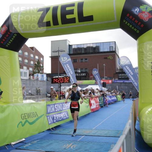 10.08.2025 - GEWOBA Citytriathlon Bremen H.Heesch http://msf.ph/oto/8539458 10.08.2025 14:20:30 Ziel 742, 858, 934 meine-sportfotos.de