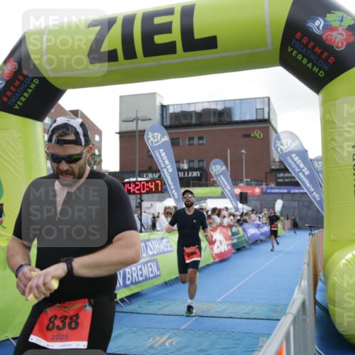 10.08.2025 - GEWOBA Citytriathlon Bremen H.Heesch http://msf.ph/oto/8539462 10.08.2025 14:20:45 Ziel 735, 790, 838, 921 meine-sportfotos.de