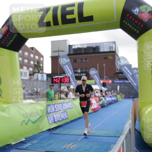 10.08.2025 - GEWOBA Citytriathlon Bremen H.Heesch http://msf.ph/oto/8539463 10.08.2025 14:21:37 Ziel 712, 913 meine-sportfotos.de